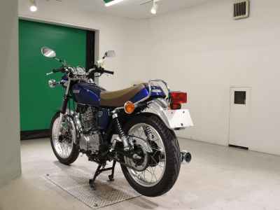 Yamaha SR400 2021