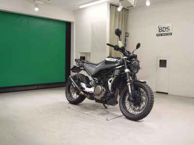 Husqvarna Svartpilen 401 2020