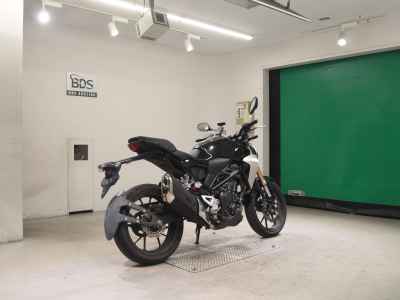 Honda CB250R 2019