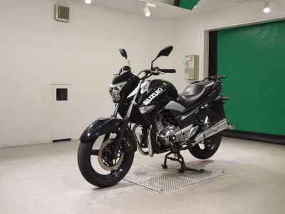 Suzuki GSR250
