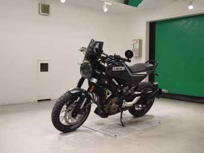 Husqvarna Svartpilen 401 2021