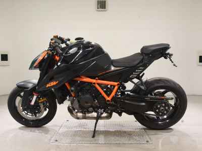 KTM 1290 Super Duke R 2022