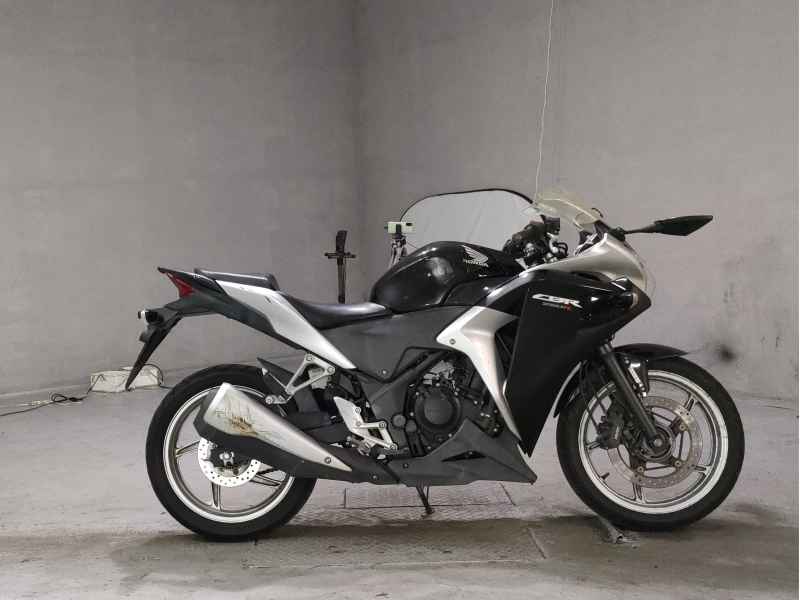 Honda CBR250R 2011