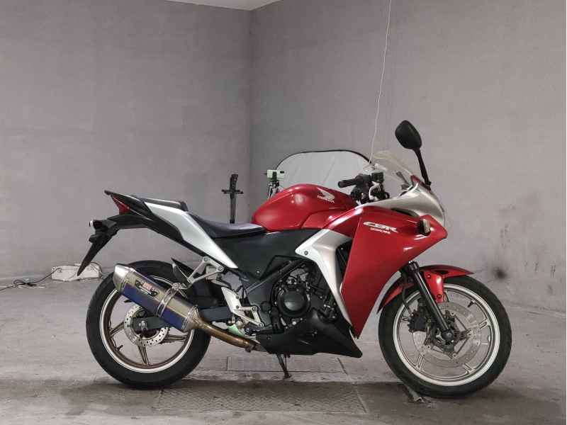 Honda CBR250R 2011