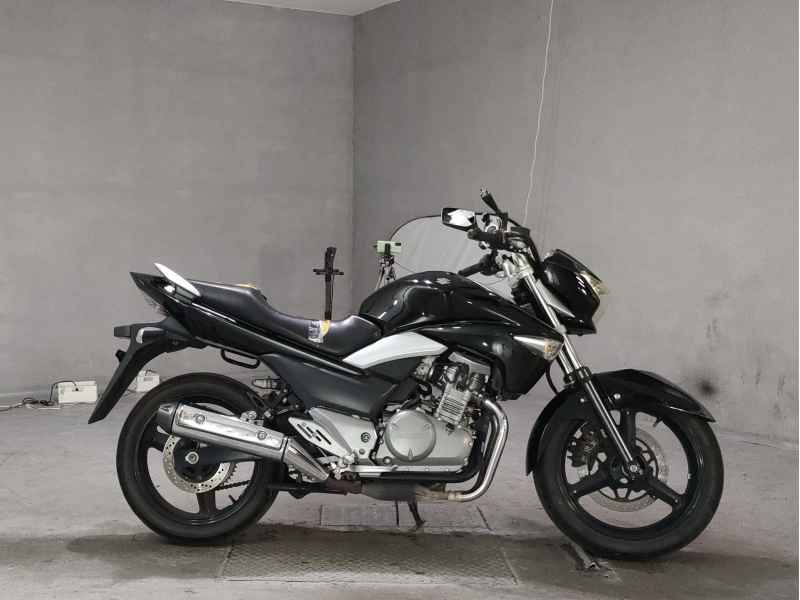 Suzuki GSR250