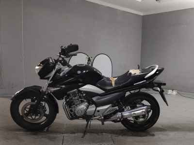 Suzuki GSR250