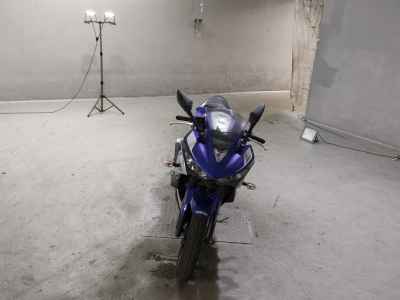 Yamaha YZF-R25 2015