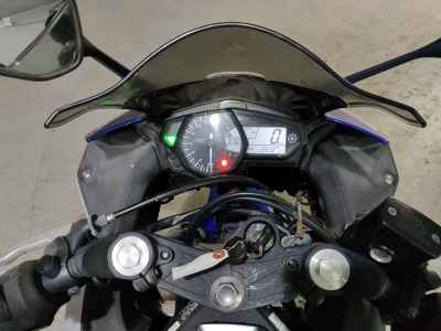 Yamaha YZF-R25 2015