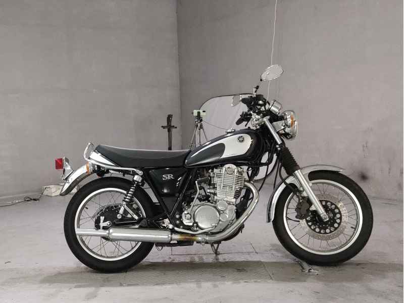 Yamaha SR400 2022