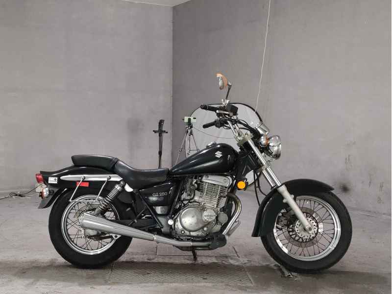 Suzuki GZ250 2010