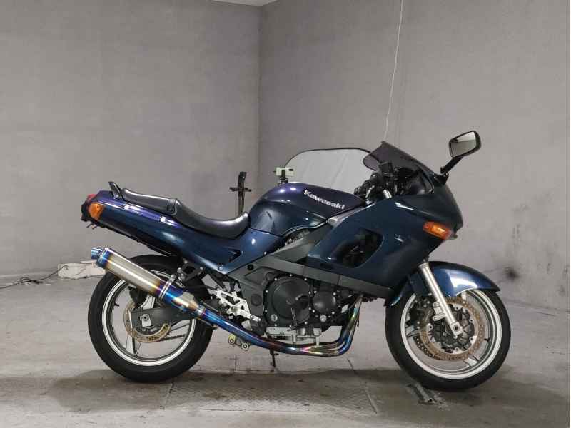 Kawasaki ZZR400 2005