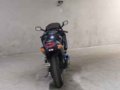 Kawasaki ZZR400 2005