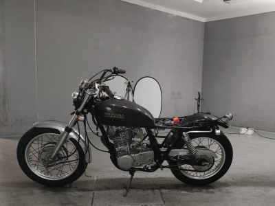 Yamaha SR400