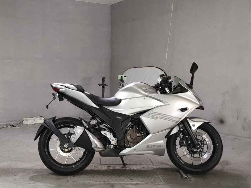Suzuki Gixxer 250SF