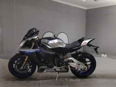 Yamaha YZF-R1M 2017