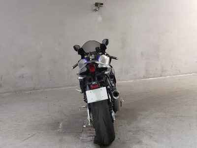 Yamaha YZF-R1M 2017