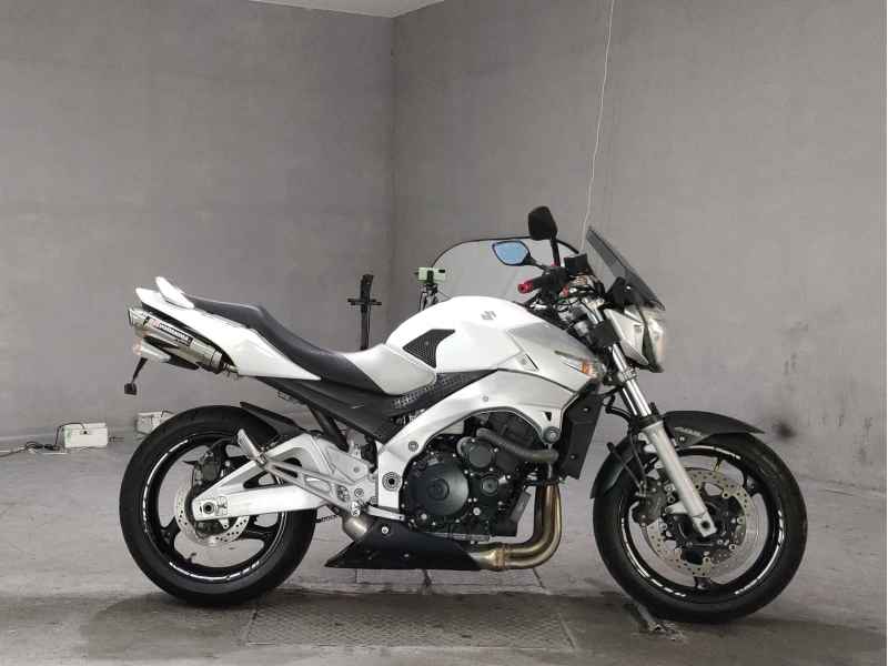 Suzuki GSR400