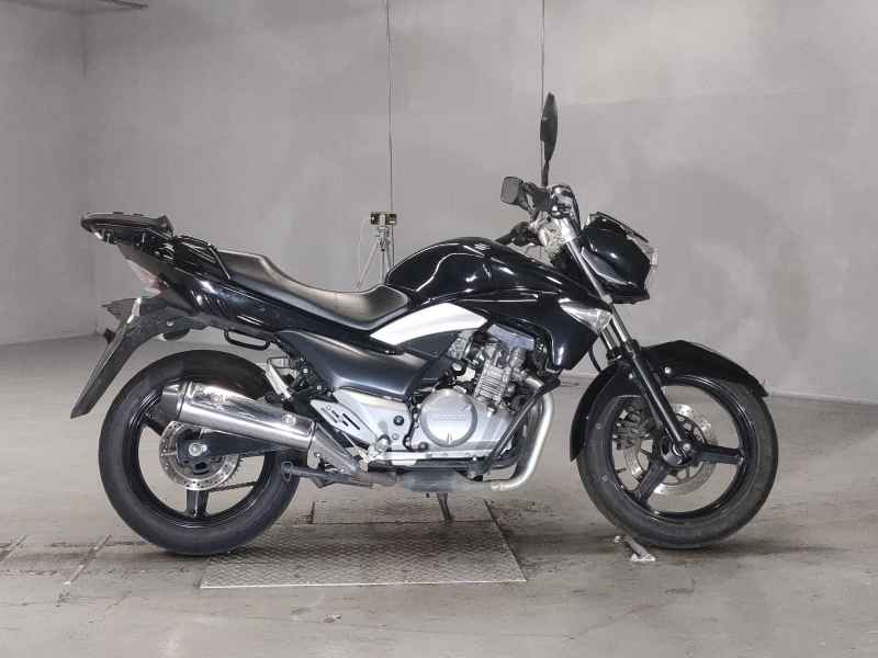 Suzuki GSR250