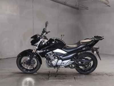 Suzuki GSR250