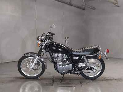 Yamaha SR400 2016