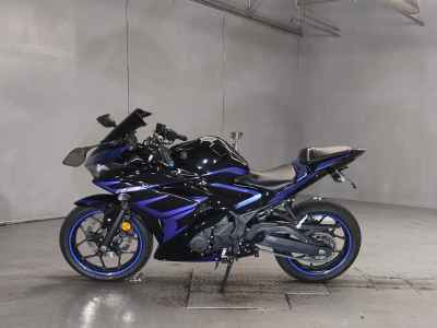 Yamaha YZF-R25 2015