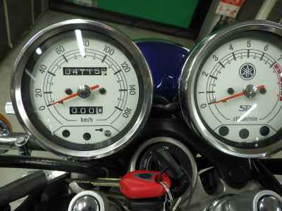 Yamaha SR400 2022
