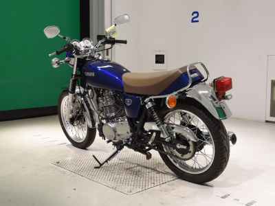 Yamaha SR400 2022