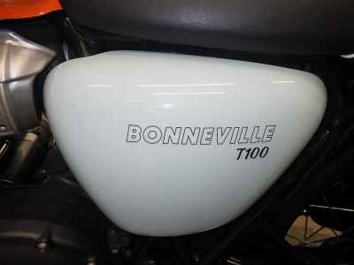 Triumph Bonneville T100 2023
