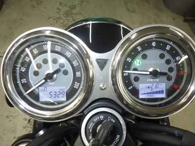 Triumph Bonneville T100 2023