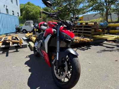 Ducati Streetfighter V2 2024