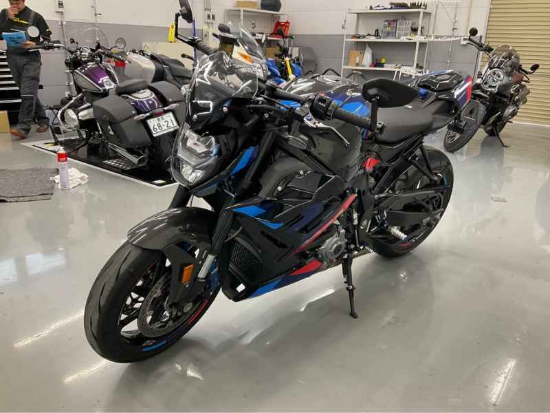 BMW M1000R 2023