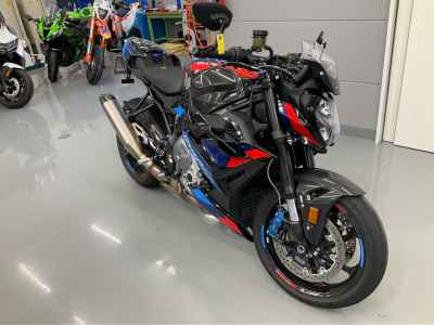 BMW M1000R 2023