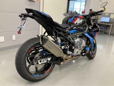 BMW M1000R 2023