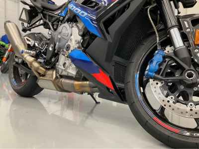 BMW M1000R 2023