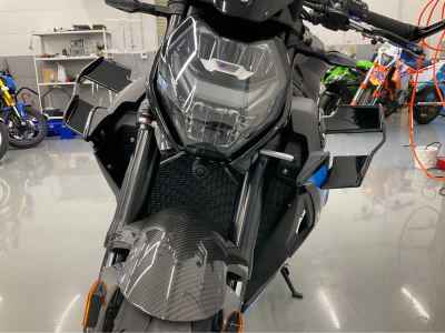 BMW M1000R 2023