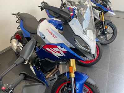 BMW F900XR 2025