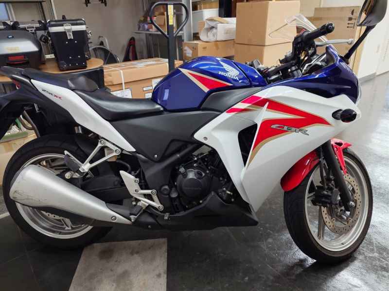 Honda CBR250R 2011