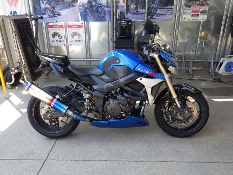 Suzuki GSR750 2013