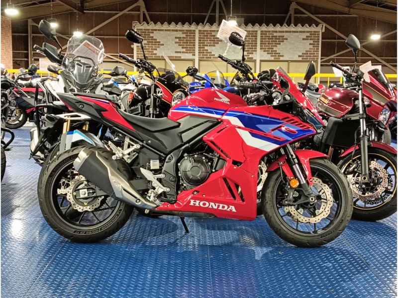 Honda CBR400R 2025
