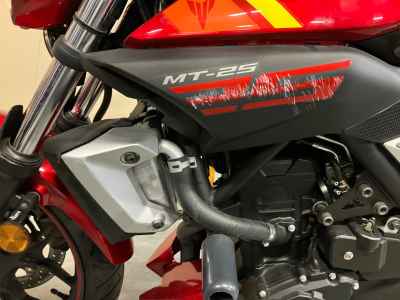 Yamaha MT-25 2016