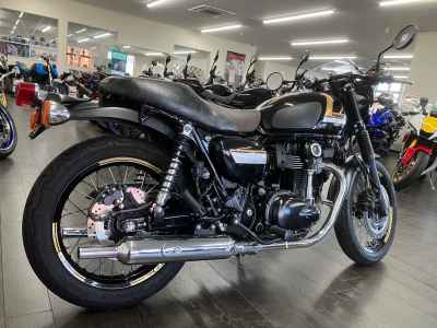 Kawasaki W800 2022