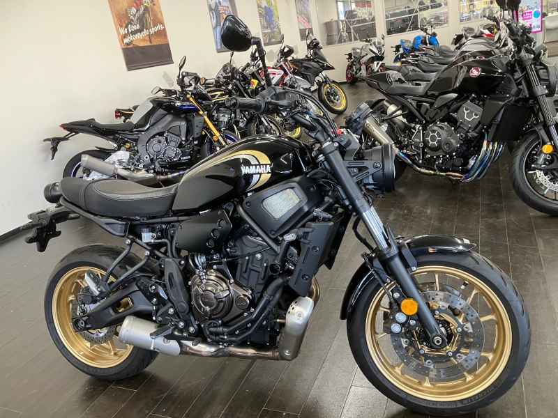 Yamaha XSR700 2022