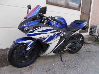 Yamaha YZF-R25 2015