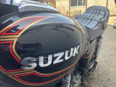 Suzuki GS400 2025