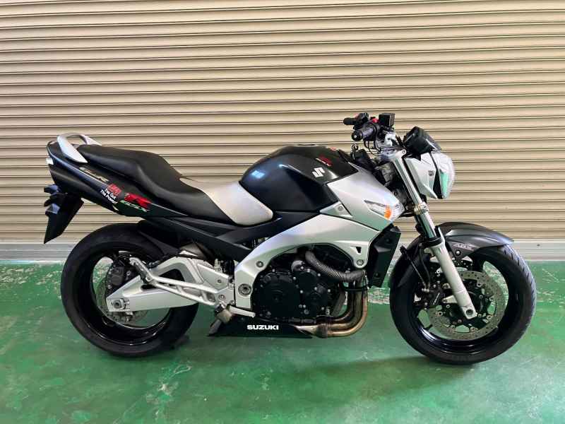 Suzuki GSR400 2008