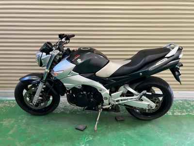 Suzuki GSR400 2008