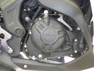 Yamaha YZF-R25 2015