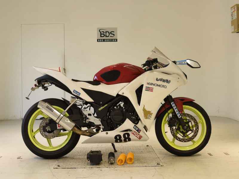 Honda CBR250R 2011