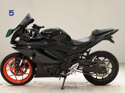 Yamaha YZF-R25 2021