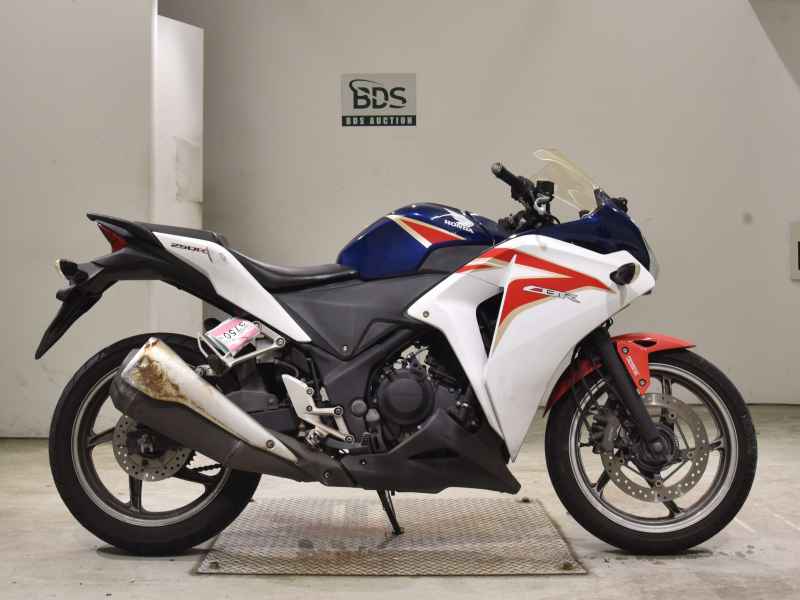Honda CBR250R 2011